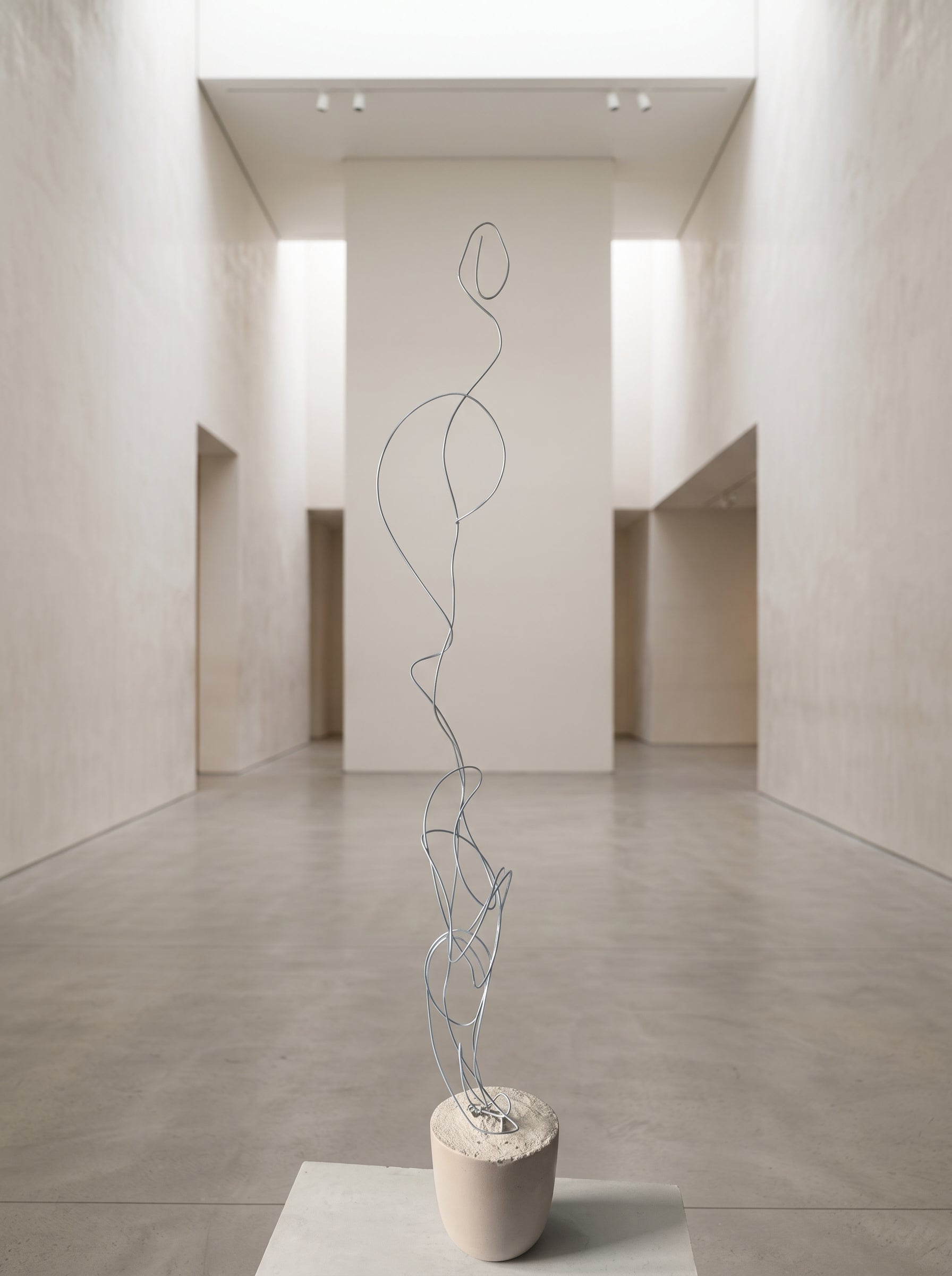 Orgoglio, a one-of-a-kind contemporary sculpture in galvanized steel with a concrete-filled base, created by artist Sébastien Di Nicolantonio for DI NICOLANTONIO PARIS.