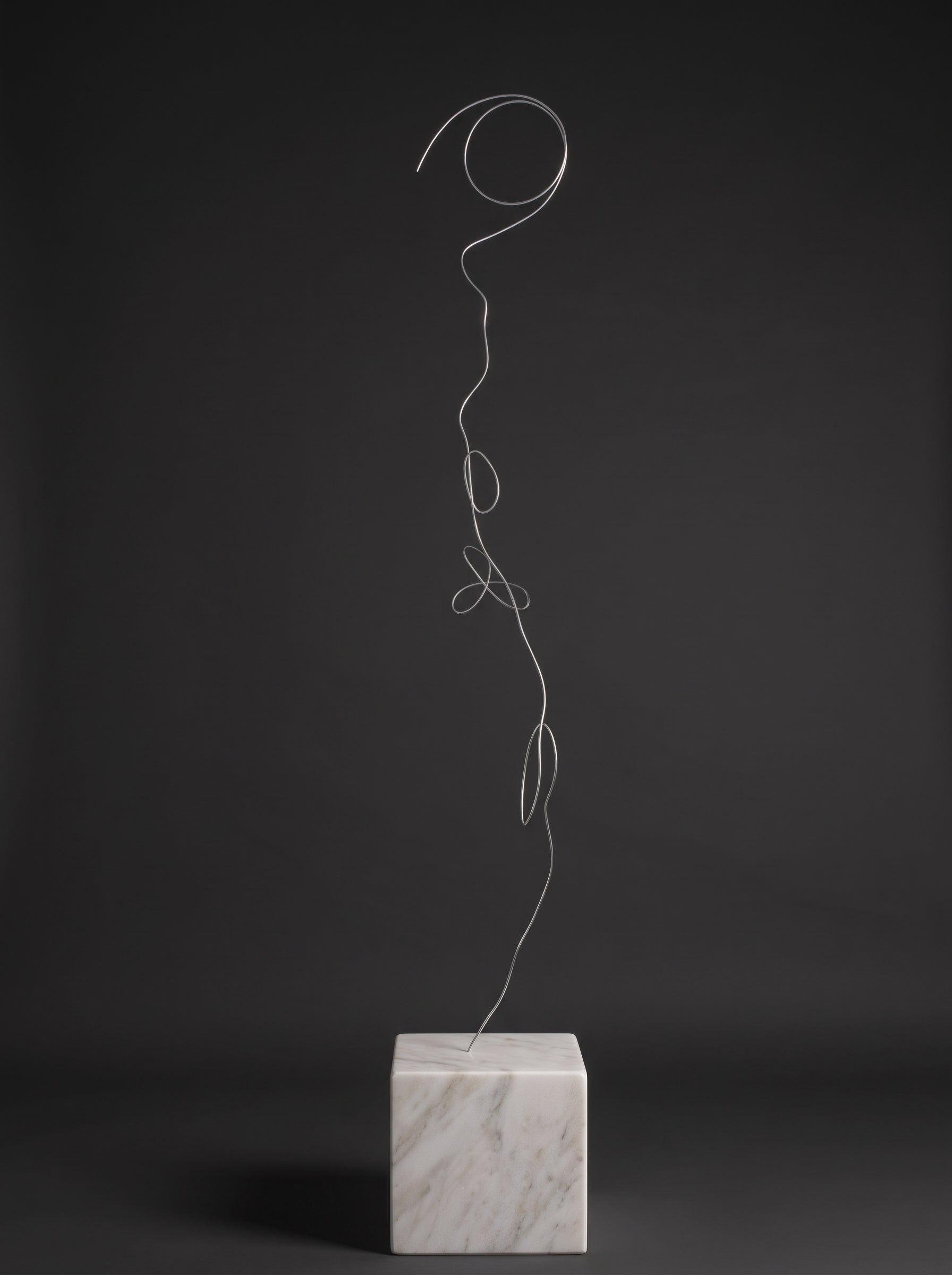 Sur un Fil, a one-of-a-kind contemporary sculpture in galvanized steel, created by artist Sébastien Di Nicolantonio for DI NICOLANTONIO PARIS.